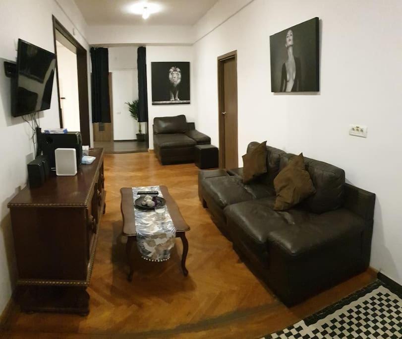 Old Town Bliss Apartment Bucureşti Ngoại thất bức ảnh